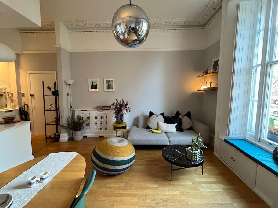 Gorgeous 2 Bedroom Flat In Charming Swiss Cottage London Luaran gambar